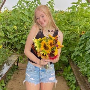 Meet your Posher, Madi